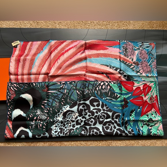 Hermes scarf silk Carre 35" x 35" jaguar quetzal Green Blue Red Black - Picture 2 of 11